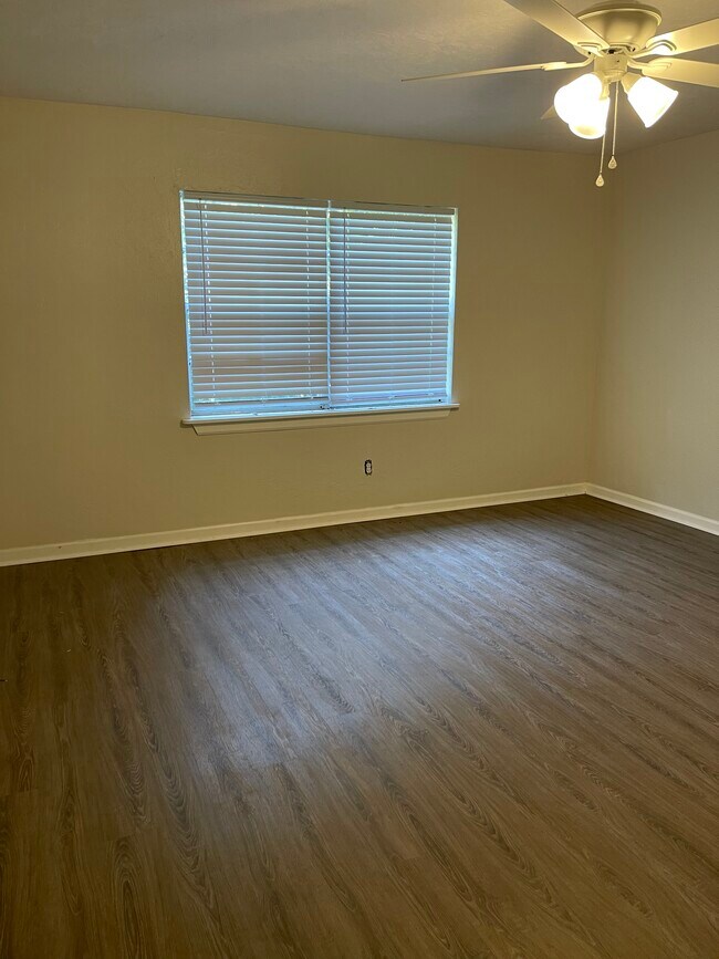 Foto del edificio - 4199 Brewster Rd