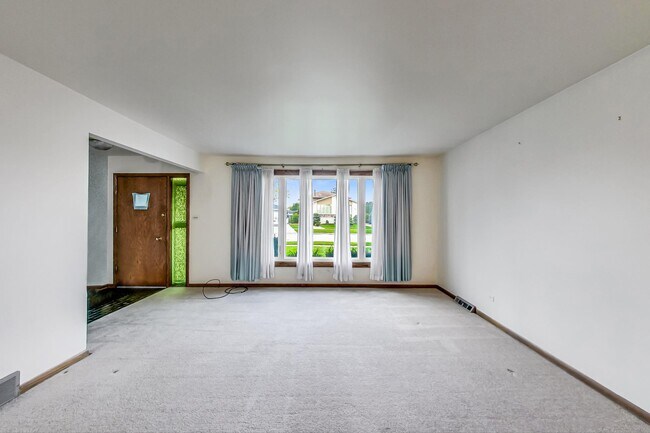 Foto del edificio - 8917 Natoma Ave