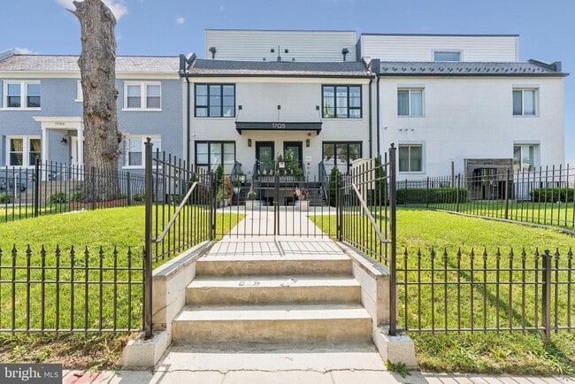 Building Photo - 1705 Trinidad Ave NE