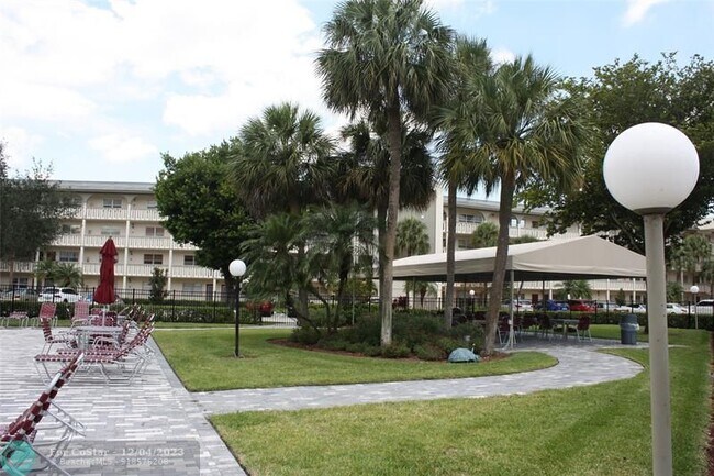 Foto del edificio - 3501 Bimini Ln