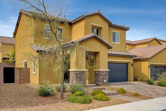 Building Photo - Beautiful 3 Bedroom, 2 Story Home with Solar Heated Salt Water Pool!