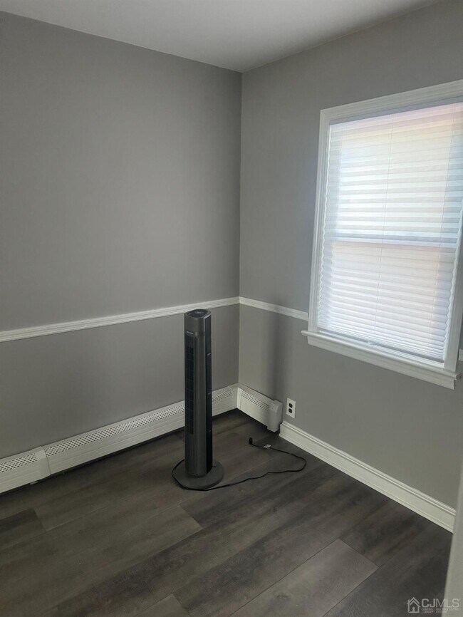 Foto del edificio - 586 Ridgedale Ave