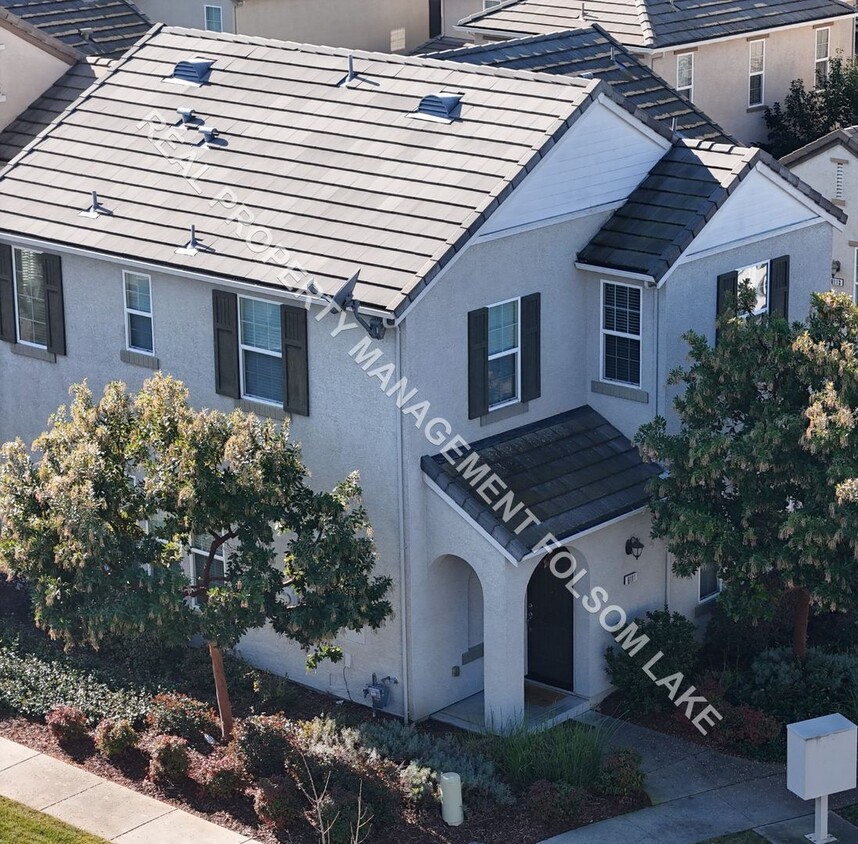 Primary Photo - COMING SOON!!- 3bd 2.5ba in Gated Community