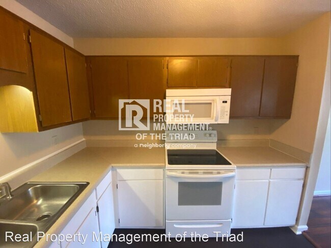 Building Photo - 2 br, 1 bath House - 4231-G Edith Lane