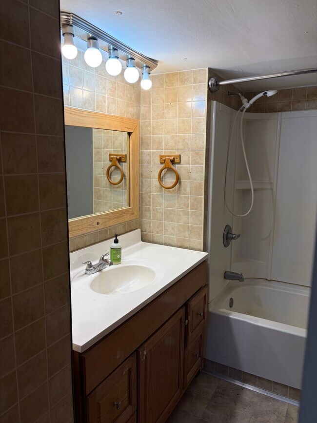 Baño - 13312 McComb Rd