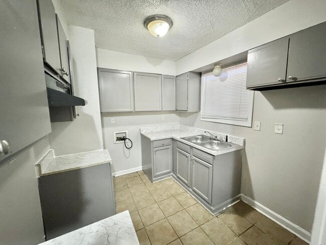 Building Photo - 4036 Navaho Ave