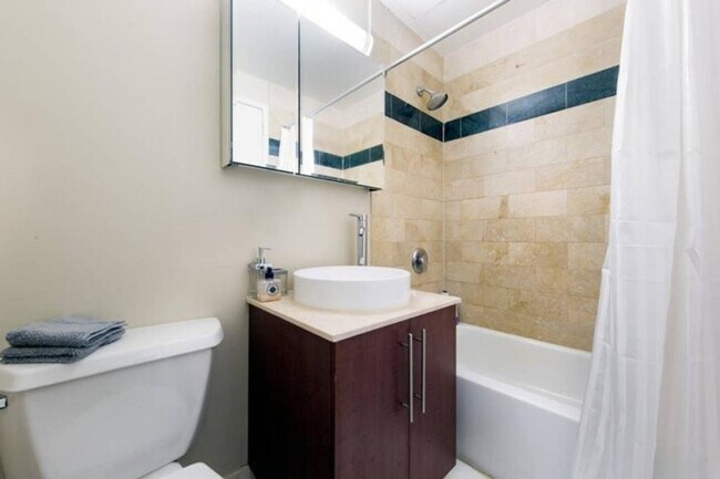 Foto del edificio - 2 bedroom in NEW YORK NY 10038