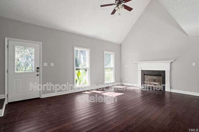 Building Photo - 4409 Emmit Dr