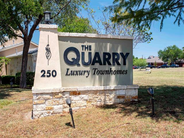 Foto del edificio - The Quarry Townhomes