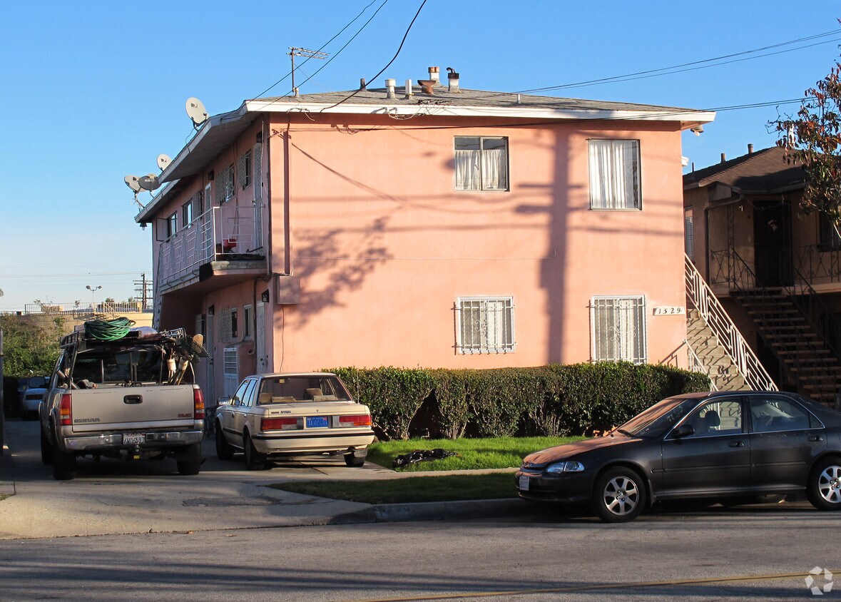 Building Photo - 1529 W 108th St