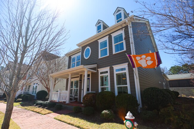 Foto del edificio - 504 Village Walk Ln