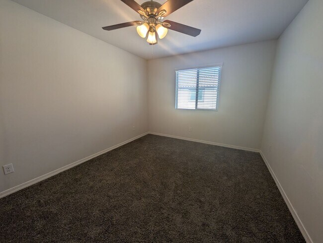 Building Photo - 3 Bedroom, 2.5 Bathroom Riverbend Home
