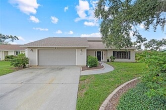 Building Photo - 8006 Oak Dr