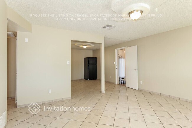 Building Photo - 4651 N 79th Dr