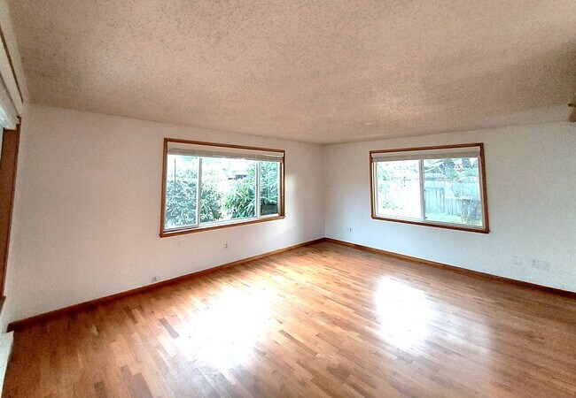 Foto del edificio - Cozy 3 Bedroom Rambler in the Heart of Uni...
