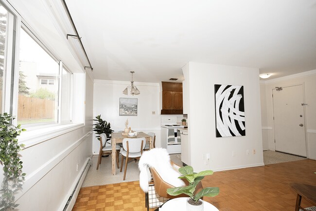 Photo du bâtiment - 1740 Taylor Avenue