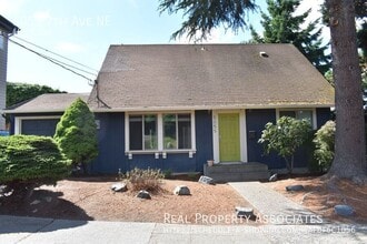 Building Photo - 5055 7th Ave NE