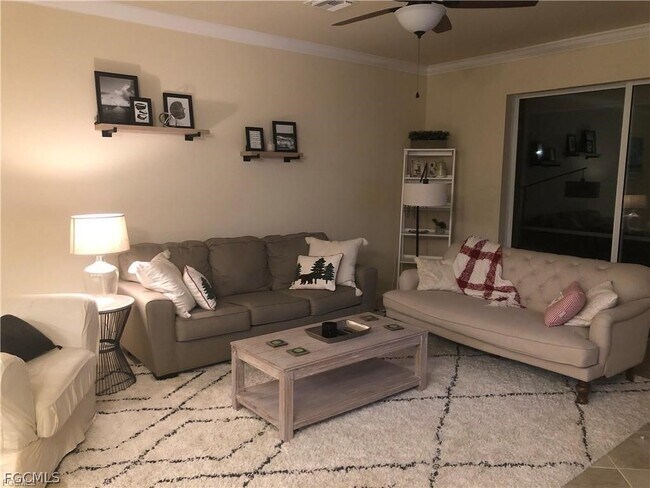 Foto del edificio - 8892 Via Isola Court