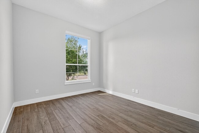 Building Photo - 16410 Rosemary Grove Ln