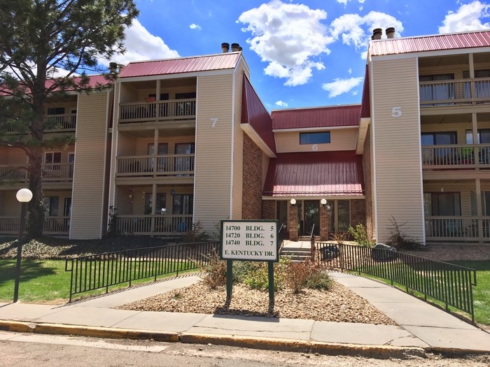 Primary Photo - Beautiful Condo in Aurora