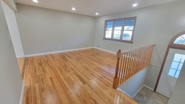 Foto del edificio - 23 Princeton Dr