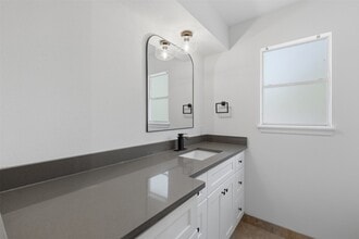 Building Photo - 3930 Cypress Hill Dr