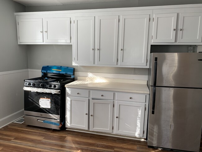 Kitchen (brand new stove) - 22 S Main St