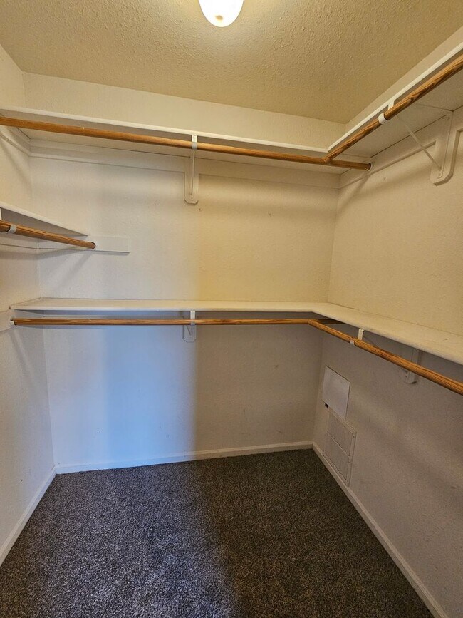 Building Photo - 4409 Derby Ridge Dr