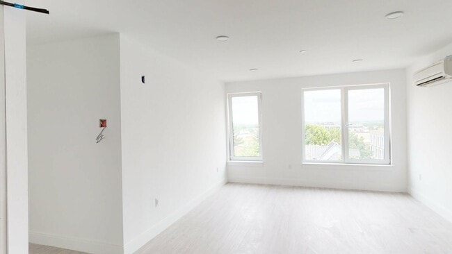 Building Photo - Pet Friendly Luxury Apt w Discounted FEE! ...
