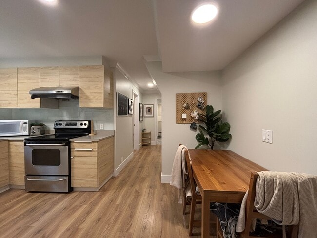 Photo du bâtiment - 10251 Cornerbrook Cres