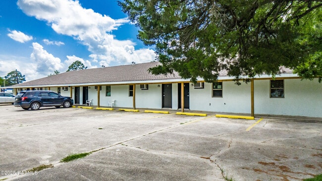 Building Photo - 314 Deare St