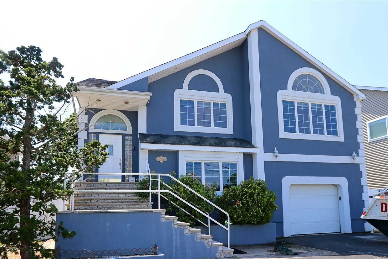 4 Joseph Ct, Bellmore, NY 11710 House for Rent in Bellmore, NY