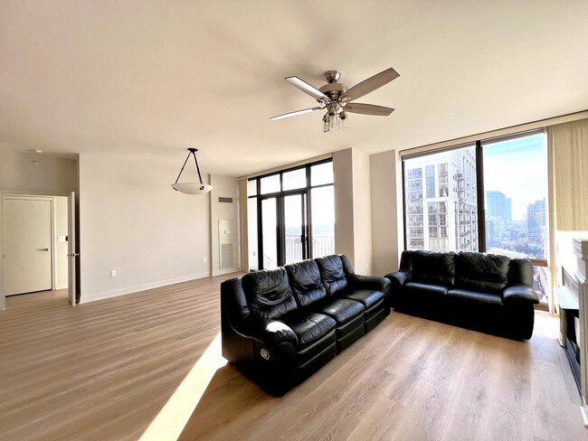 Foto del edificio - 233 E 13th St
