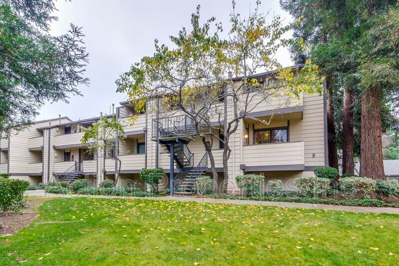 Foto principal - 297 Stonegate Cir