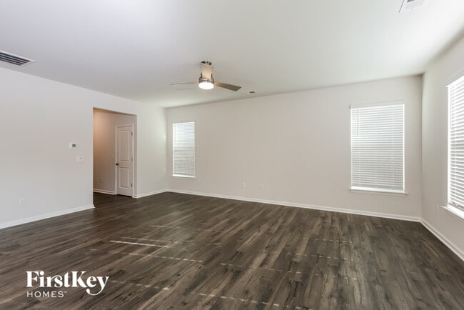 Building Photo - 417 Stonefence Dr