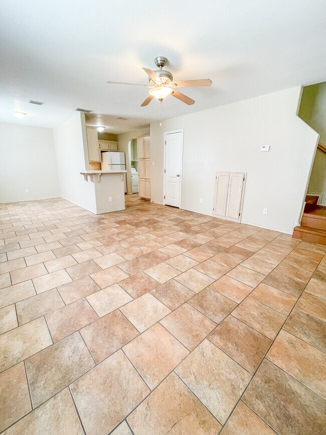 Building Photo - 713 Sonesta Dr