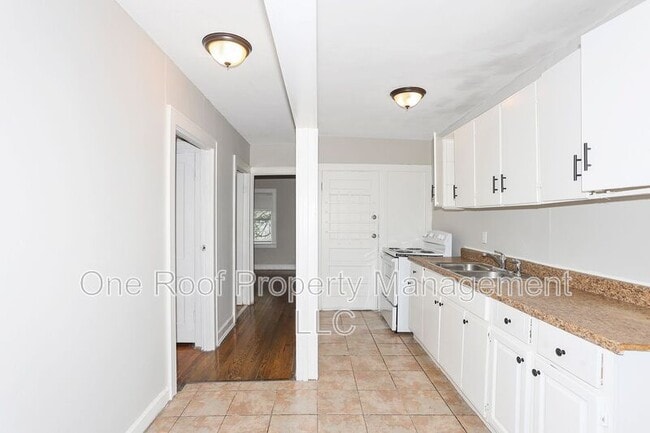 Foto del edificio - 3223-3225 E 8th St.