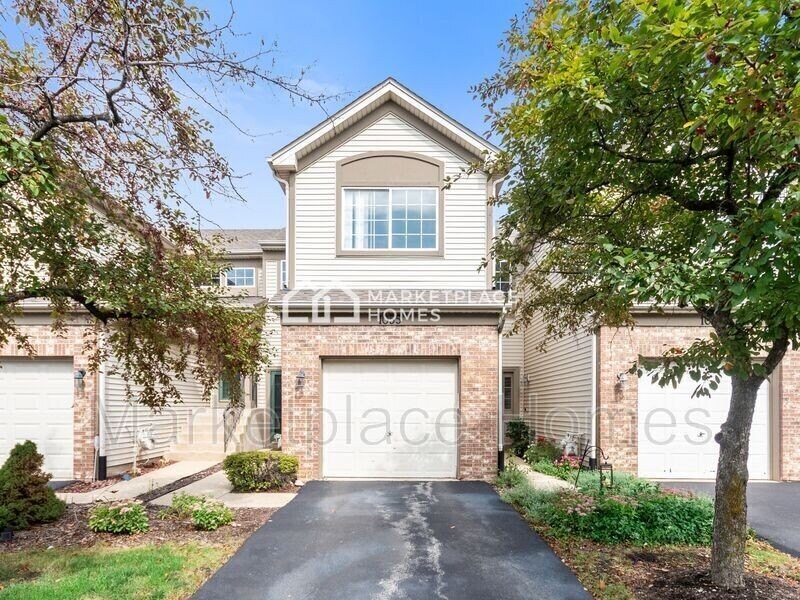 Foto principal - 1055 Woodview Ct