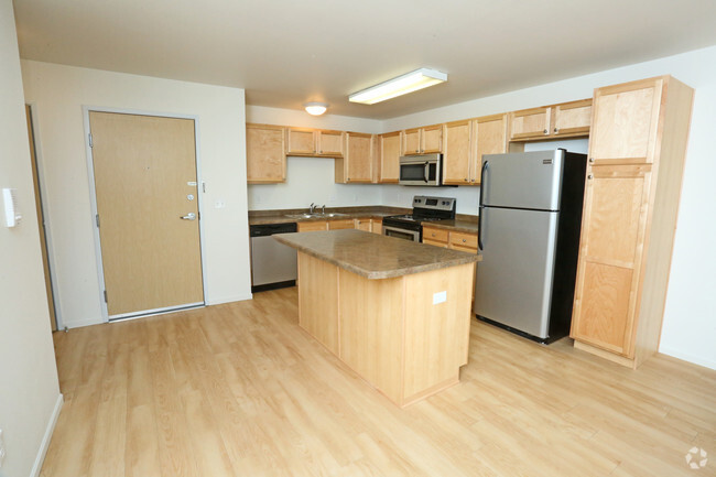 2BR, 2BA - 1020 SF - Collins Place Apartments