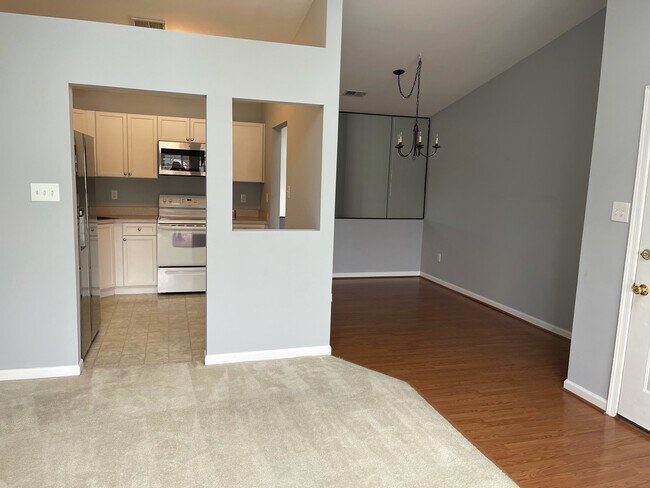 Foto del edificio - 164 Brookland Ct