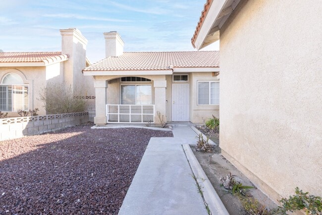 Building Photo - West Lancaster4 bedroom + bonus room