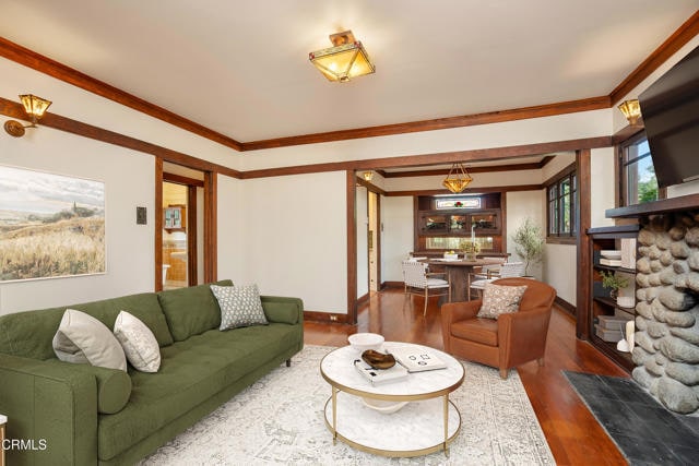 Foto del edificio - 845 S Los Robles Ave