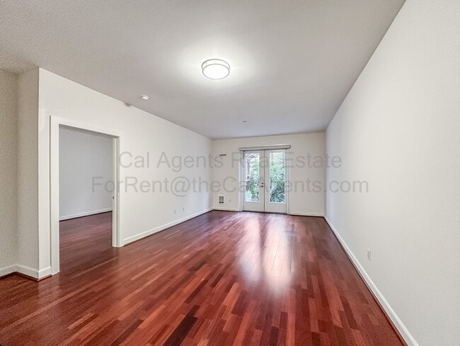 Photo - 585 9th St Townhome