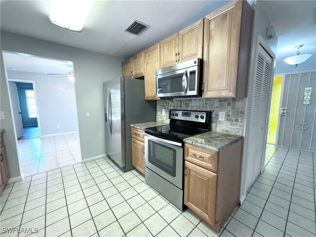 Foto del edificio - 1728 SE 12th St