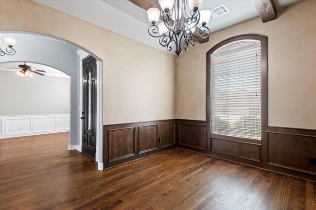 Foto del edificio - 2702 Waterford Ct