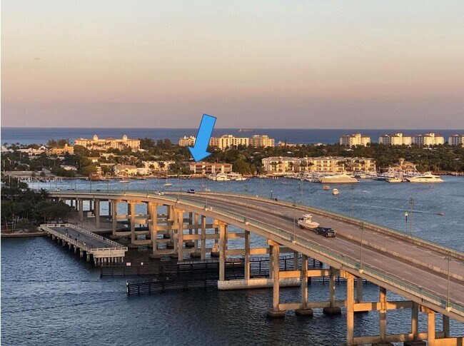 Foto del edificio - 220 Lake Dr