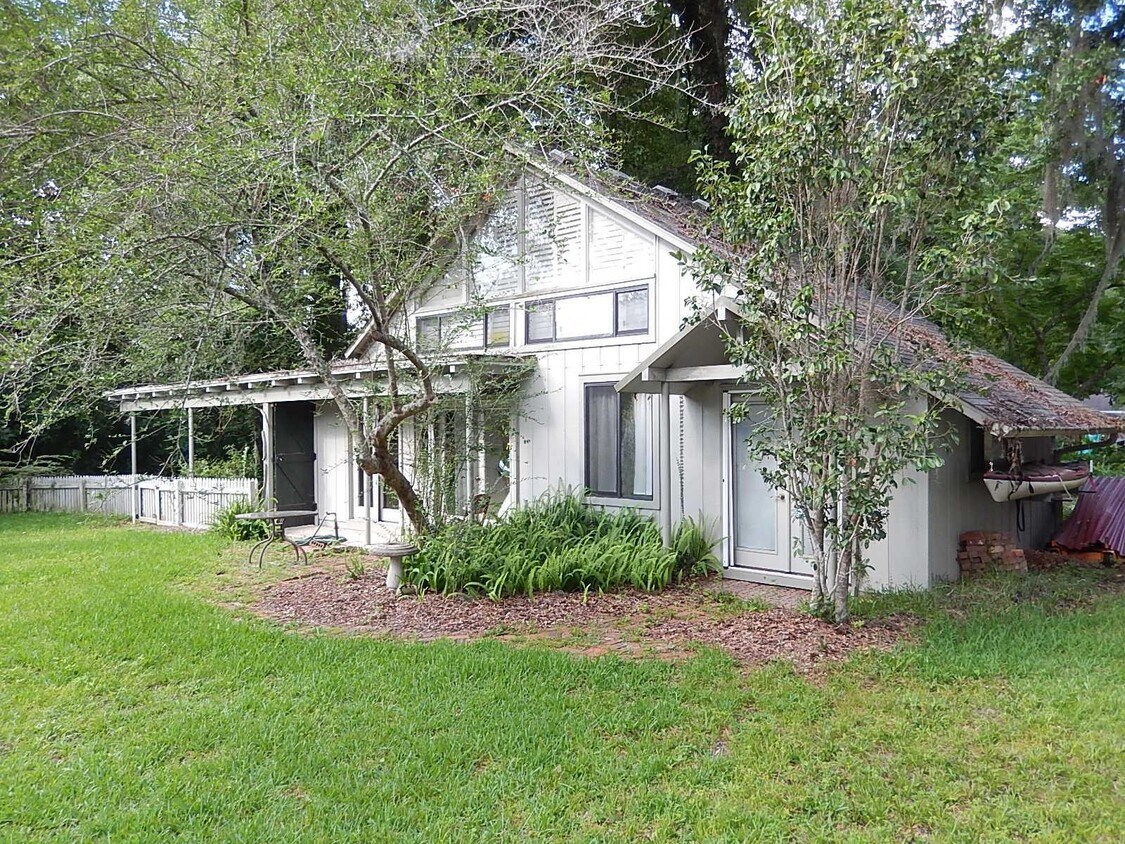Primary Photo - 1010 Cherry Laurel St