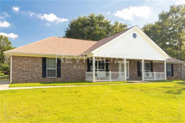 Building Photo - **Half-Off Security Deposit** Lovely Brick...