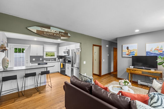 Photo - 178 S Pier Rd Townhome