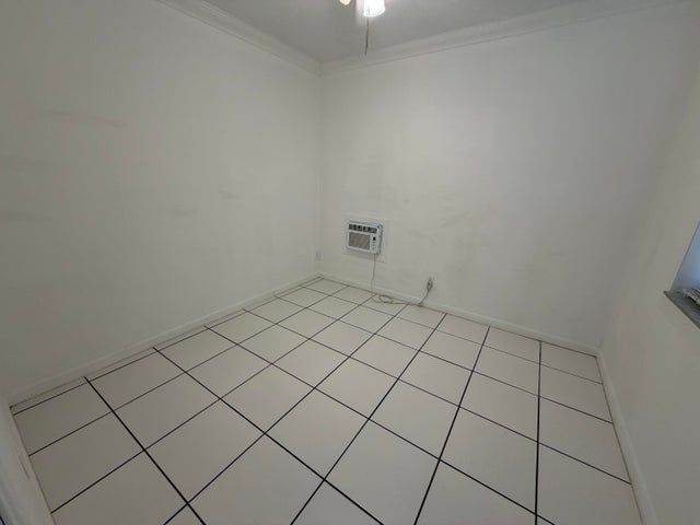 Foto del edificio - 421 NE 11th St